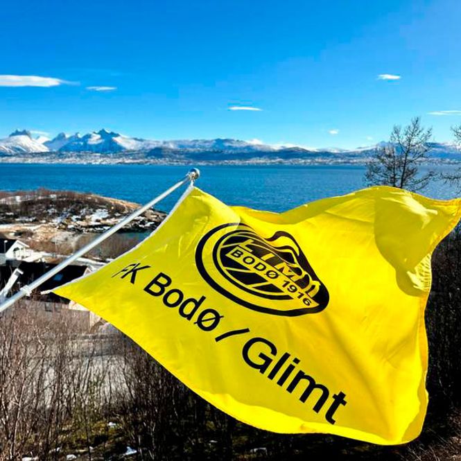 Main Image Balcony Flag